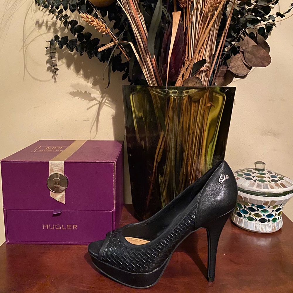 Platform peep toe heels